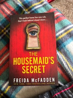 The Housemaid's Secret by - Red Paperback Thriller